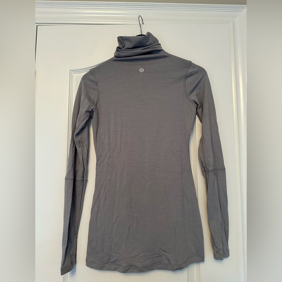 Lululemon Long Sleeve Turtleneck Thermal Shirt - Picture 2 of 2